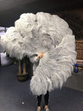 ギャラリービューアーに画像を読み込み、 Light grey intermediate 2 layers Ostrich Feather Fan 30"x 54" - hotfans