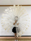 ギャラリービューアーに画像を読み込み、 White peacock feather fan - hotfans