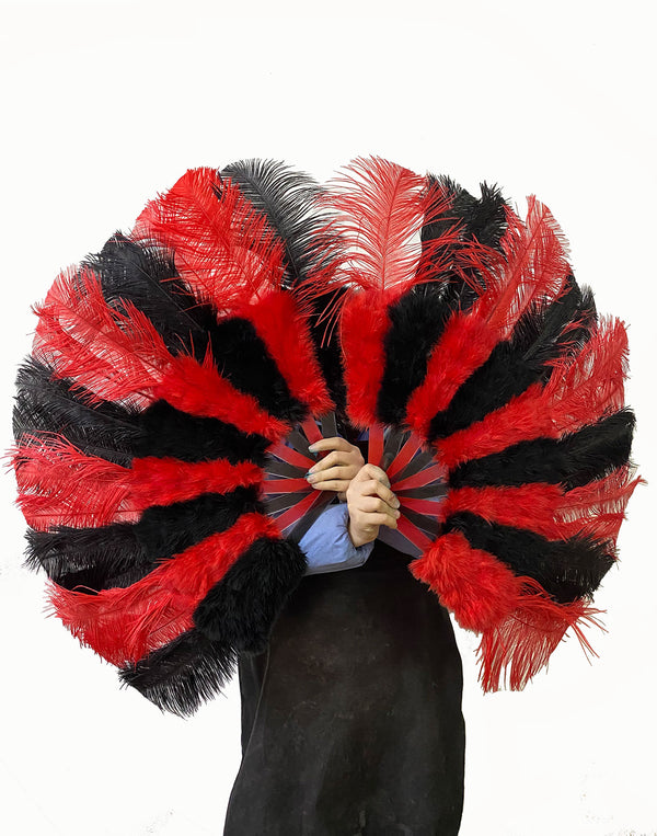 Abanico de plumas de avestruz de marabú negro y rojo Mix 21