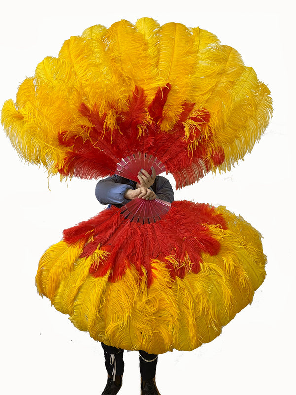 Abanico de plumas de avestruz de 2 capas rojo y dorado mixto de 30&#39;&#39;x 54&#39;&#39; con bolsa de cuero de viaje