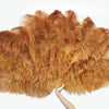 Abanico de plumas de avestruz de 3 capas de topacio abierto 65&quot; con bolsa de viaje de cuero.
