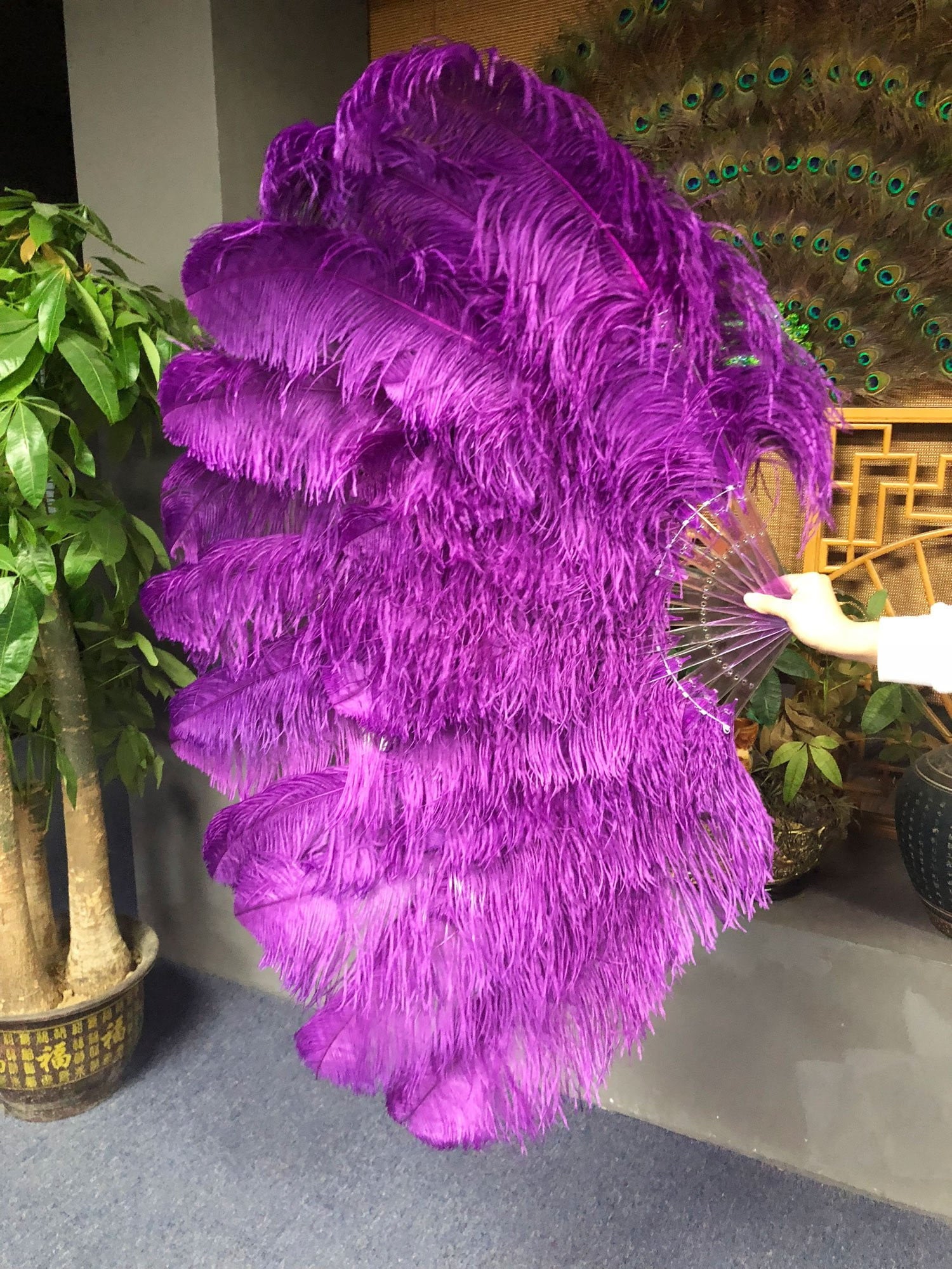 XL 2 Layers Dark purple Ostrich Feather Fan 34''x 60'' with Travel leather Bag.