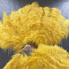 Abanico XL 2 capas de plumas de avestruz amarillo dorado 34''x 60 '' con bolsa de viaje de cuero.