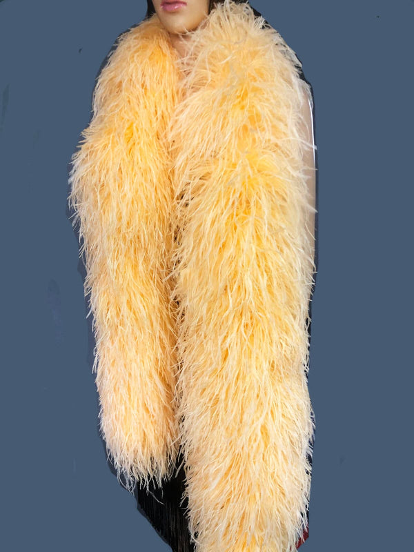 Boa de plumas de avestruz de lujo color albaricoque de 25 capas de 71" de largo (180 cm).
