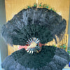 Abanico negro de plumas de avestruz y marabú 27 "x 53" con bolsa de viaje de cuero.