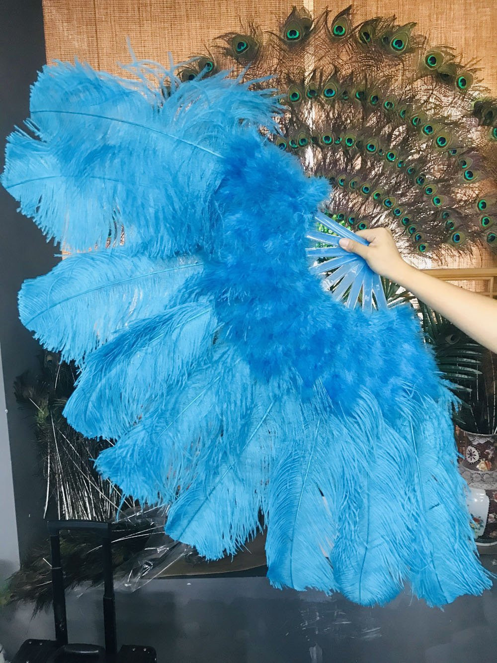 turquoise Marabou Ostrich Feather fan 24"x 43" with Travel leather Bag.