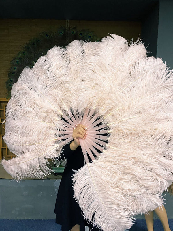 Un par de blush Abanico de plumas de avestruz de una sola capa 24
