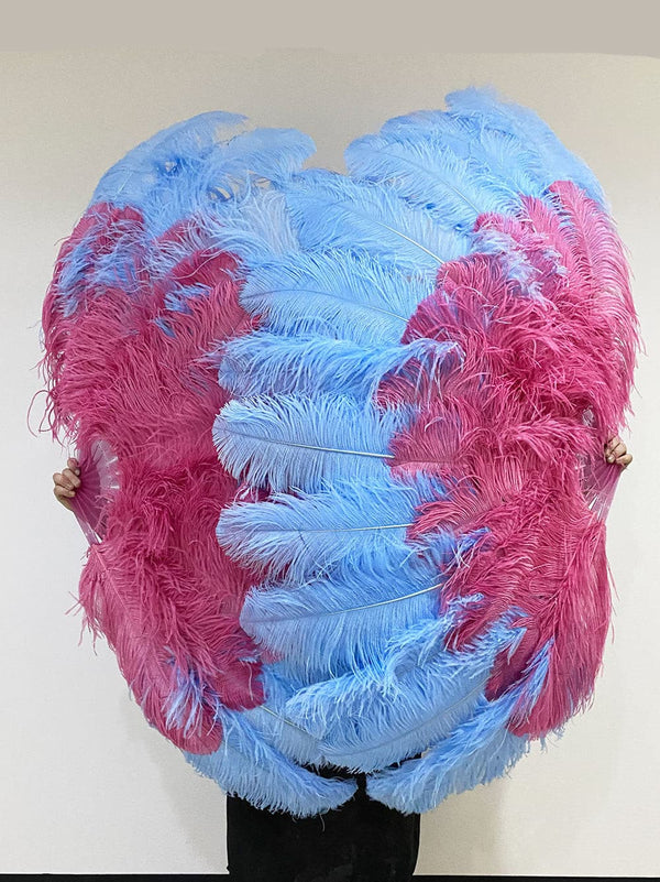Abanico de plumas de avestruz de 2 capas XL en color azul cielo y burdeos de 34&#39;&#39;x 60&#39;&#39; con bolsa de viaje de cuero.