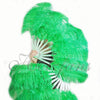 Un par de abanicos de plumas de avestruz de una sola capa de color verde esmeralda de 24&quot;x 41&quot; con bolsa de viaje de cuero.