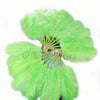 Un par de abanicos de pluma de avestruz verde fluorescente de una sola capa de 24 "x 41" con bolsa de viaje de cuero.