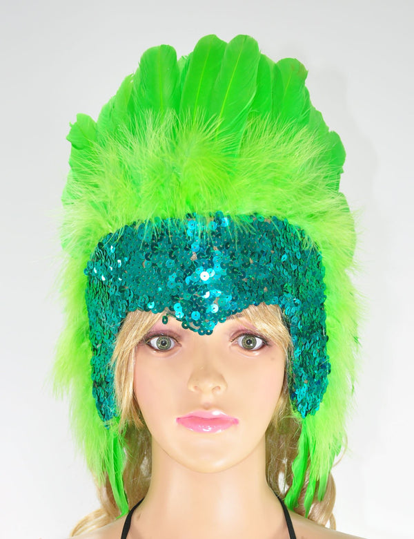 Corona de lentejuelas de plumas verdes tocado de bailarina corista de Las Vegas.