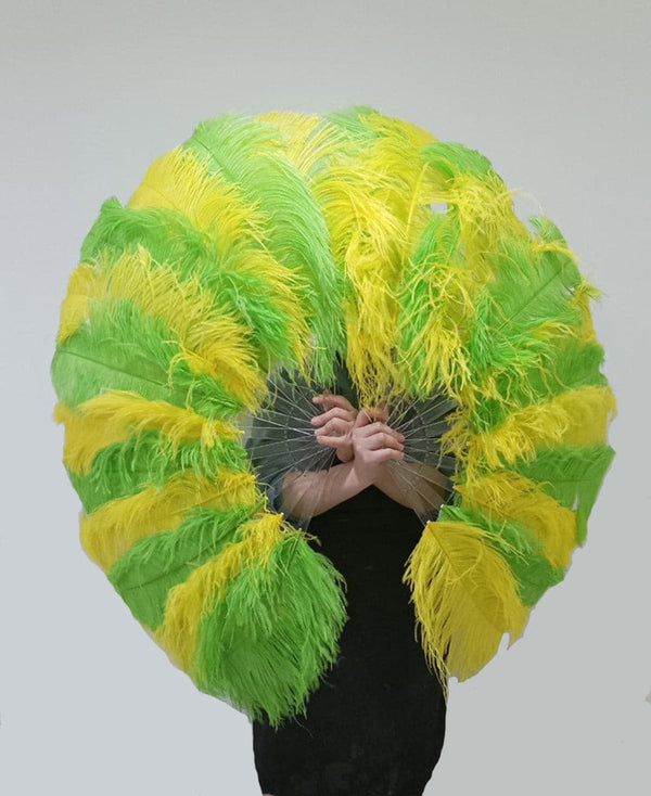 Abanico de plumas de avestruz de una sola capa en mezcla de amarillo y verde con bolsa de viaje de cuero 25