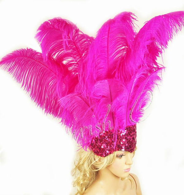 Pinkfarbener Showgirl-Kopfschmuck aus Straußenfedern mit offenem Gesicht.
