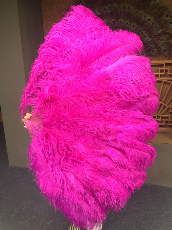 Abanico de plumas de avestruz rosa fuerte de 3 capas abierto 65 "con bolsa de viaje de cuero.
