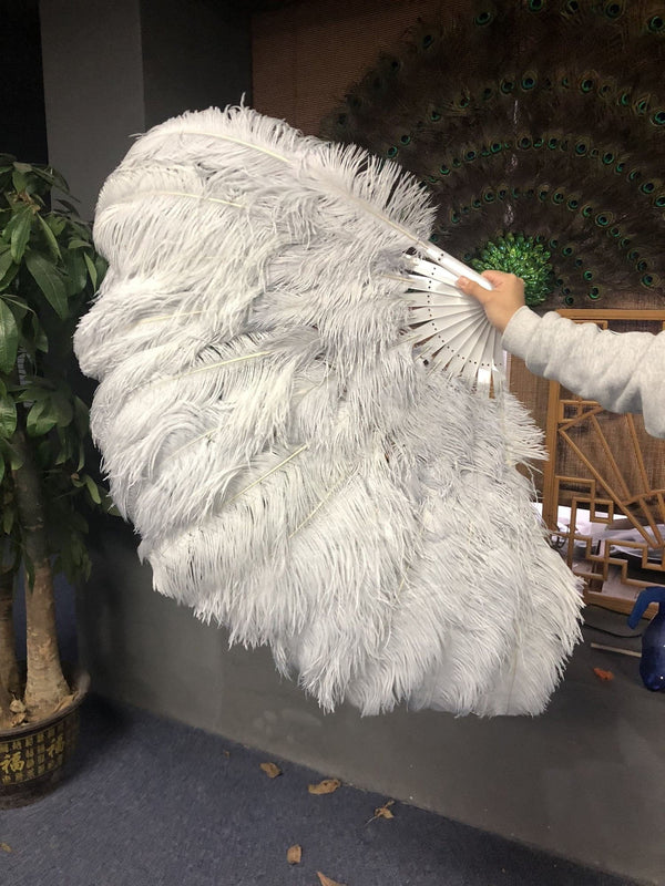 Abanico de plumas de avestruz gris claro 2 capas 30