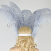 ライトグレーのショーガールオープンフェイスダチョウの羽のヘッドドレス。