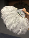 Load image into Gallery viewer, A pair light gery Single layer Ostrich Feather fan 24"x 41" with leather travel Bag.
