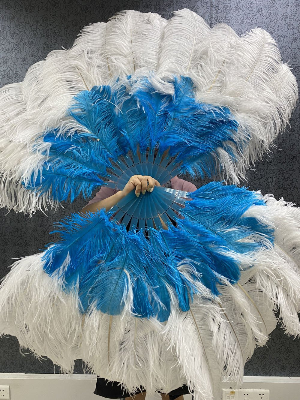 Mix blue & white 2 Layers Ostrich Feather Fan 30''x 54'' with Travel leather Bag.