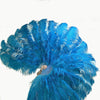 Un par de abanicos de plumas de avestruz de 3 capas de colores mezclados personalizados, abierto 65&quot; con bolsa de cuero de viaje.