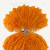 Burlesque 4-lagiger orangefarbener Straußenfederfächer, geöffnet 67&#39;&#39; mit Reiseledertasche.