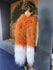 20-lagige Mischung aus tiefem Orange und Weiß. Luxus-Straußenfederboa, 71" (180 cm) lang.