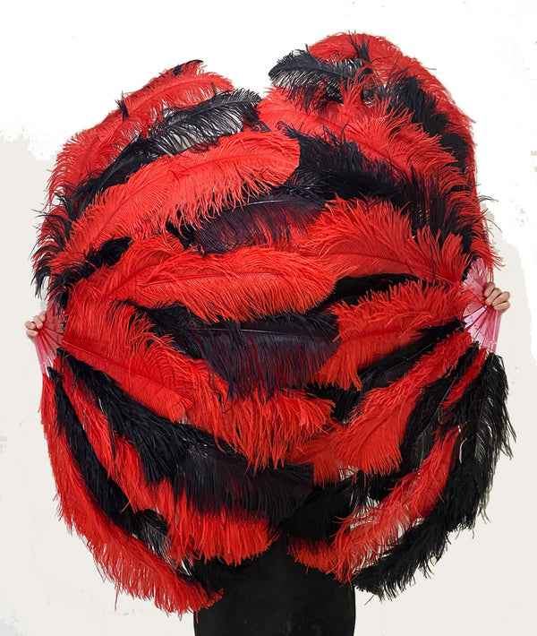 Abanico XL de Plumas de Avestruz de 2 Capas 34''x 60'' rojo y negro con Bolsa de Cuero de Viaje.