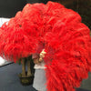 Abanico XL de plumas de avestruz rojo de 2 capas de 34&#39;&#39;x 60&#39;&#39; con bolsa de viaje de cuero.