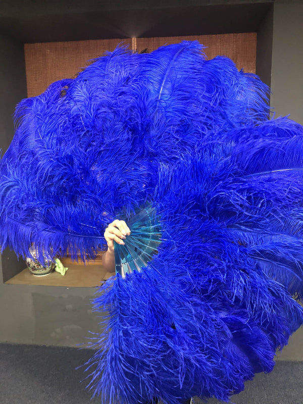 Abanico de plumas de avestruz azul real de 2 capas de 30&quot;x 54&quot; con bolsa de viaje de cuero.