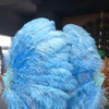 Abanico XL 2 capas de plumas de avestruz azul cielo 34''x 60 '' con bolsa de viaje de cuero.