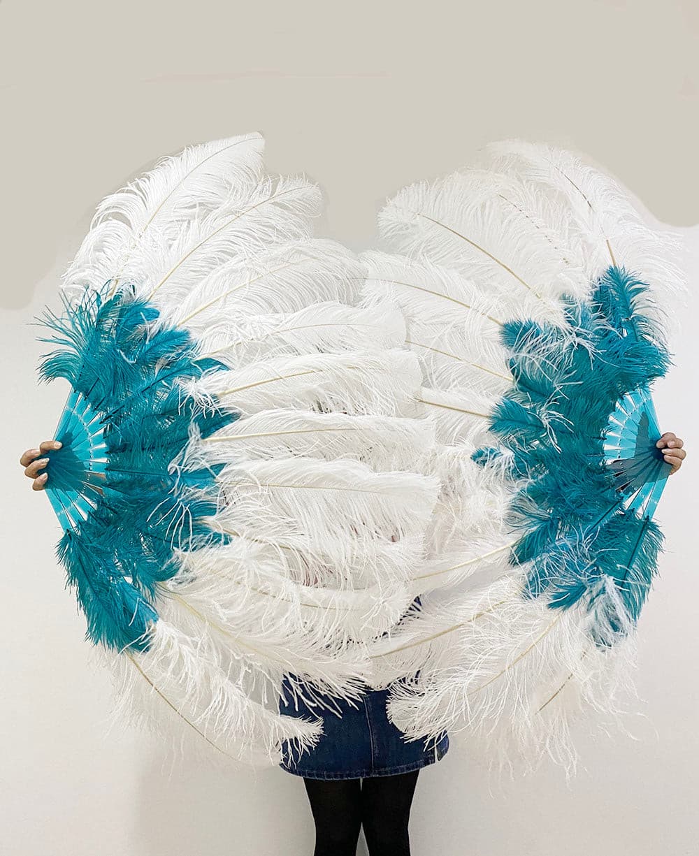 Mix teal & white 2 Layers Ostrich Feather Fan 30''x 54'' with Travel leather Bag.