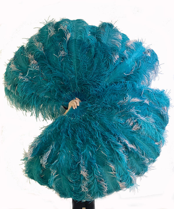 Un par de abanicos de plumas de avestruz de 3 capas de madera mixta de color verde azulado y beige, abierto 65