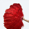Abanico de plumas de avestruz rojo de 3 capas abierto 65 "con bolsa de viaje de cuero.