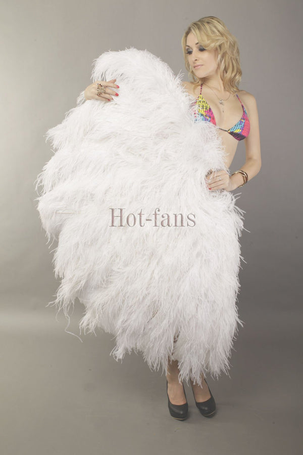 Abanico burlesco de plumas de avestruz blanco de 4 capas abierto 67&#39;&#39; con bolsa de viaje de cuero.