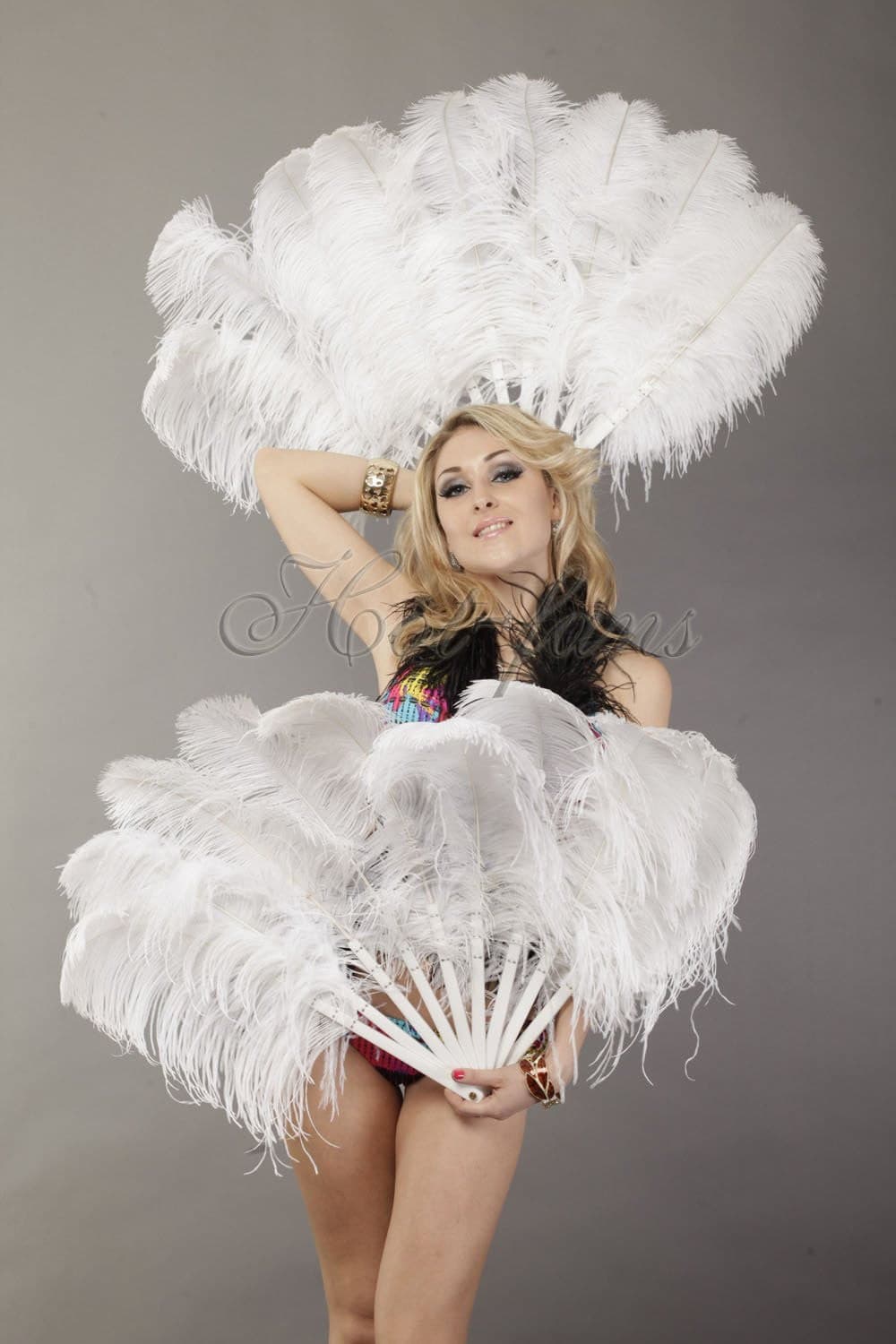 A pair white Single layer Ostrich Feather fan 24"x 41" with leather travel Bag.