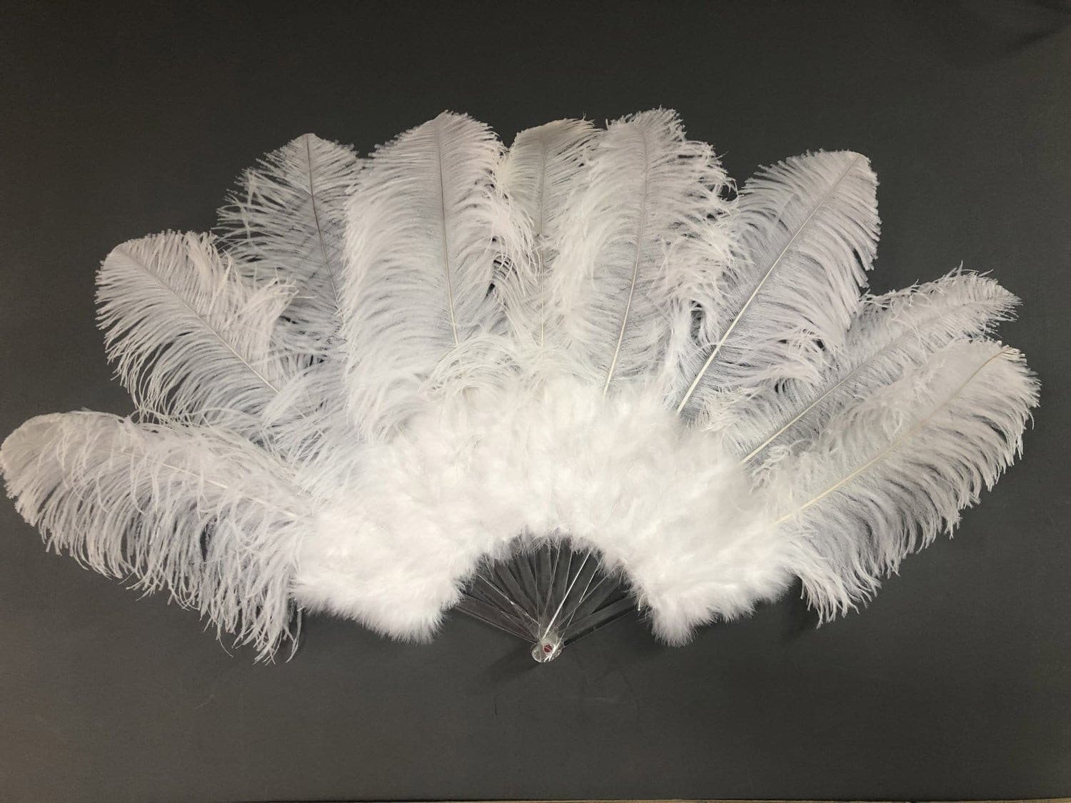 White Marabou Ostrich Feather fan 24"x 43" with Travel leather Bag.