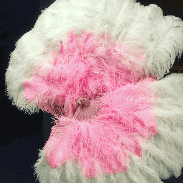Abanico de plumas de avestruz XL de 2 capas, color blanco y rosa, de 34&#39;&#39;x 60&#39;&#39; con bolsa de viaje de cuero.