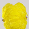 Abanico XL de plumas de avestruz amarillas de 2 capas de 34&#39;&#39;x 60&#39;&#39; con bolsa de viaje de cuero.